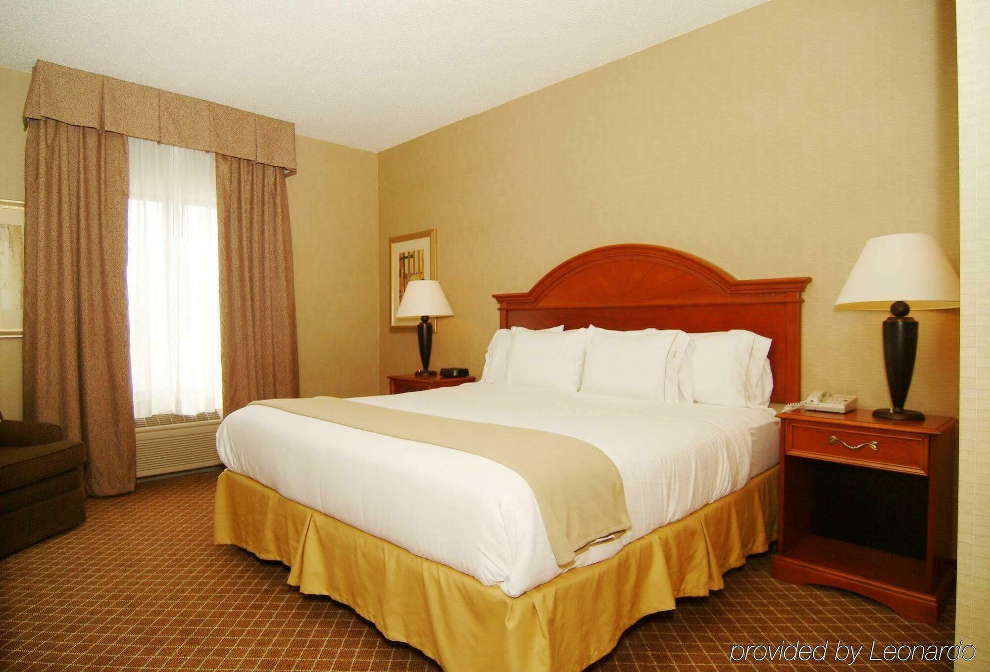 Holiday Inn Express Hotel & Suites Cedar Rapids I-380 At 33Rd Avenue, An Ihg Hotel Rom bilde