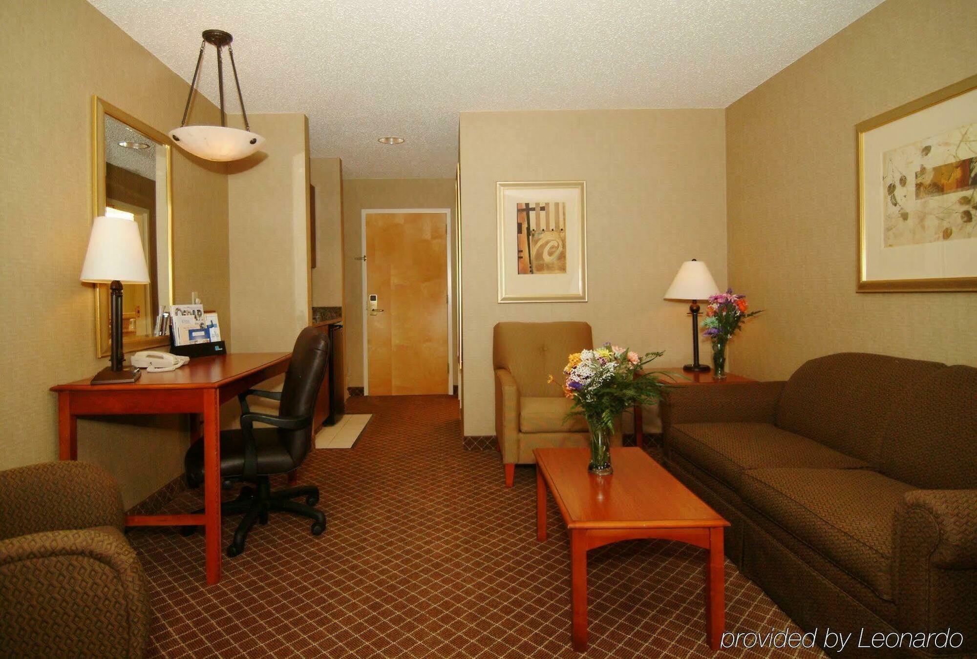 Holiday Inn Express Hotel & Suites Cedar Rapids I-380 At 33Rd Avenue, An Ihg Hotel Eksteriør bilde